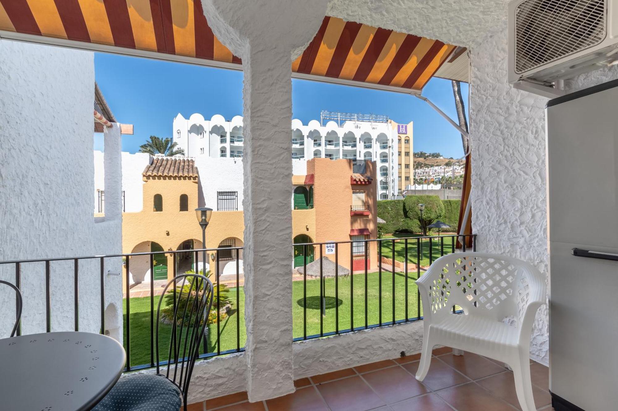 Renovated Apartment On Beachside With Pool Нерха Экстерьер фото