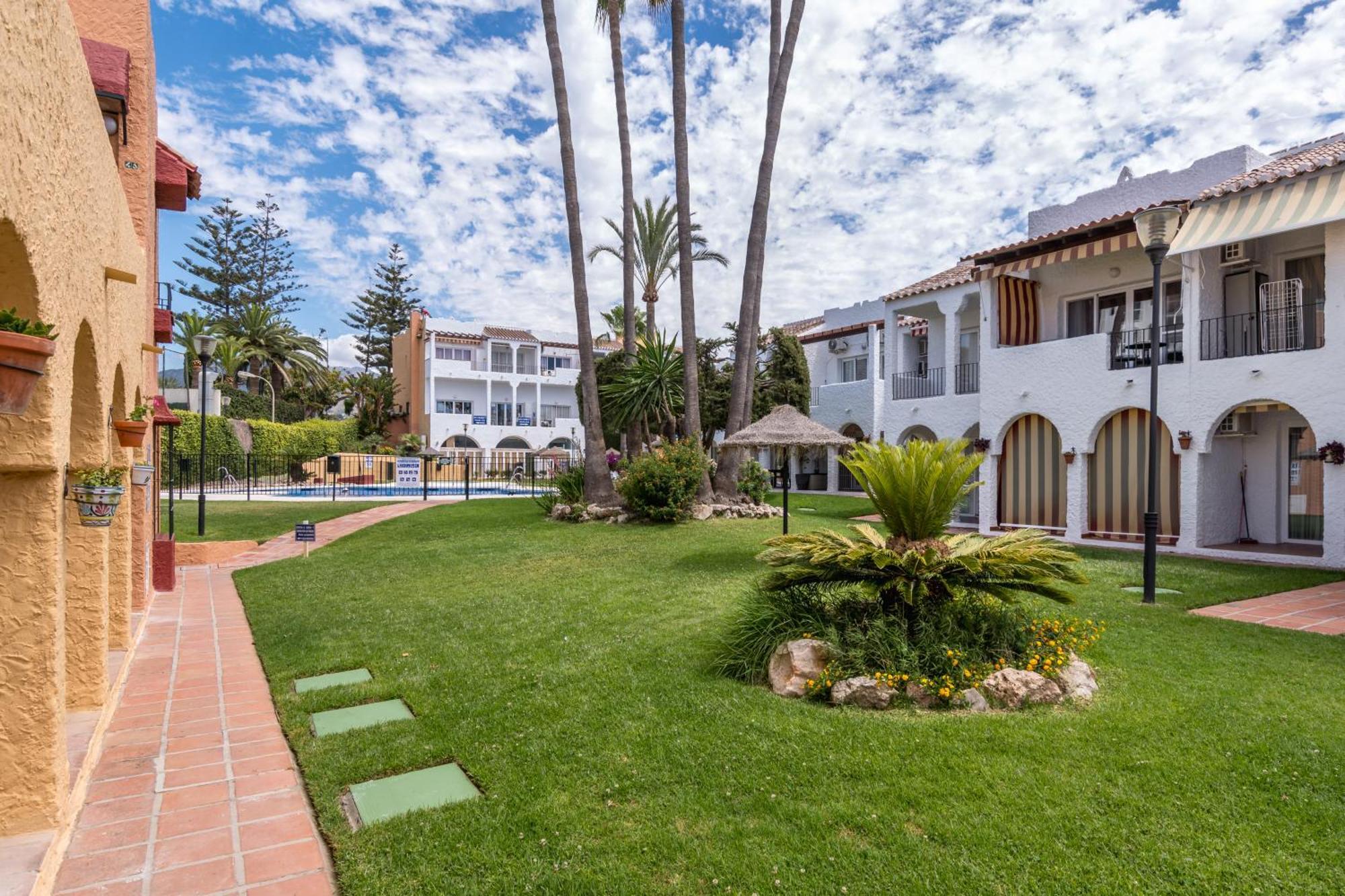 Renovated Apartment On Beachside With Pool Нерха Экстерьер фото